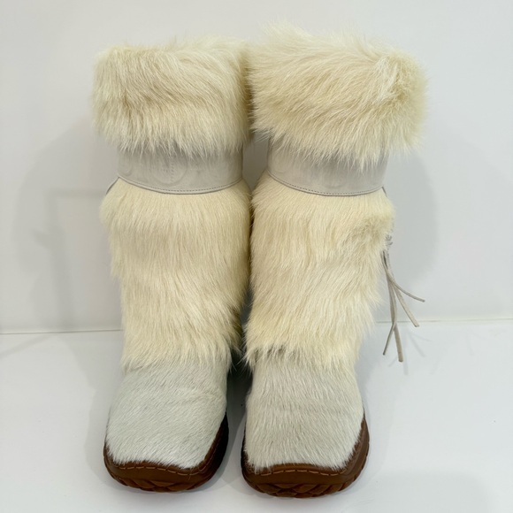 Oscar Sport White Fur Boots - Picture 2 of 14
